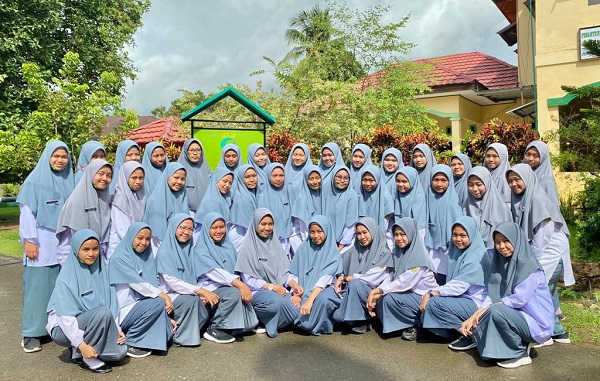 Menjadi Pengurus OSIS/ISPM Periode 2020/2021. (foto: ist/blogsantri)
