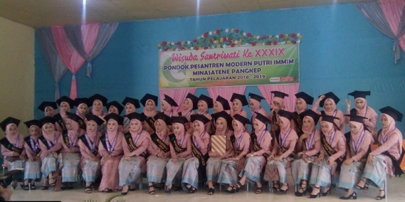Kami Fairish319 adalah Wisudawati Angkatan 39 di Ponpes Modern Putri IMMIM Pangkep. (foto: ist/blogsantri)