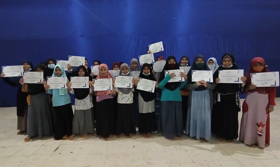 Santriwati Putri IMMIM Kelas VII. (foto: ist/blogsantri)