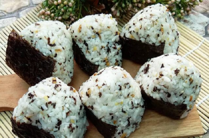 Nasi Kepal Tuna Mayo. (Sumber: IG @yul15a_bun)