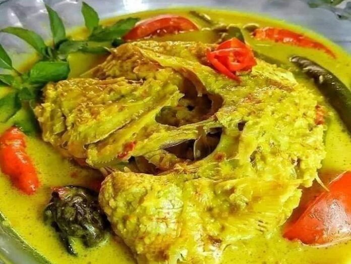 Gulai Kepala Ikan Kakap Merah
