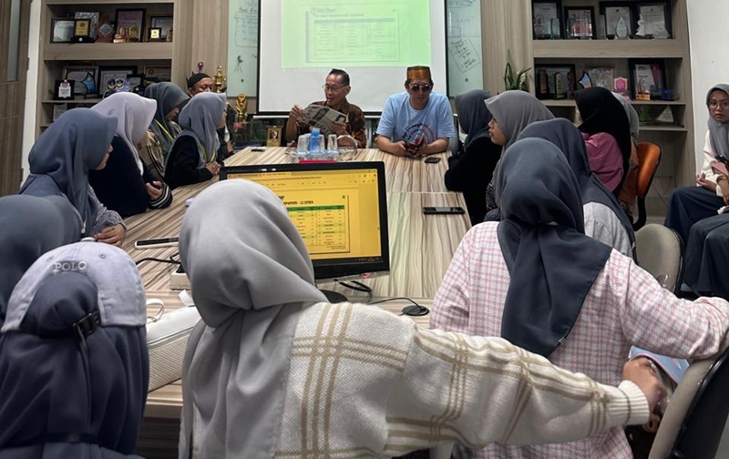 Field Trip 2025, Destinasi ke-5, Redaksi Tribun Timur. (foto: ist/*)